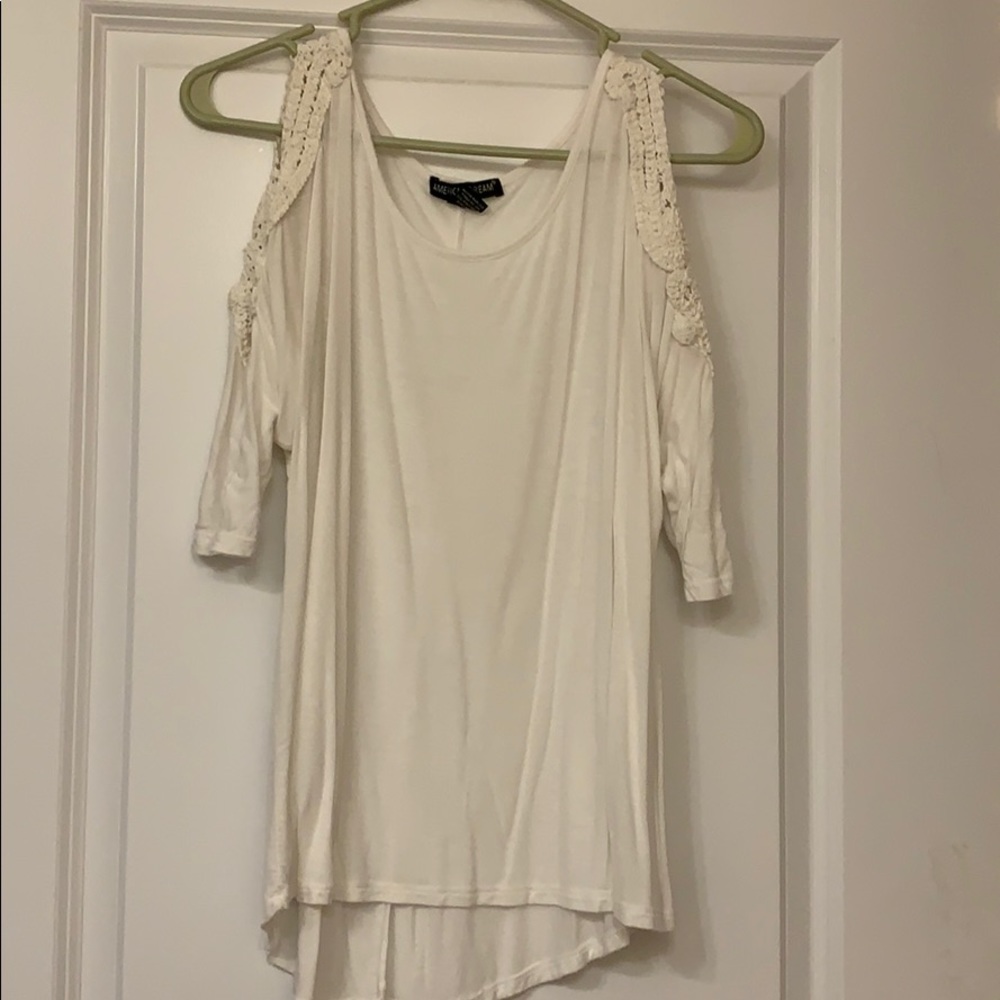 White short sleeve crocheted shoulder top